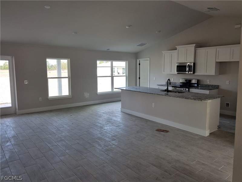 4 bedroom SingleFamilyResidence at 4354 NW 34th Ave, Cape Coral, Cape Coral — photo 4