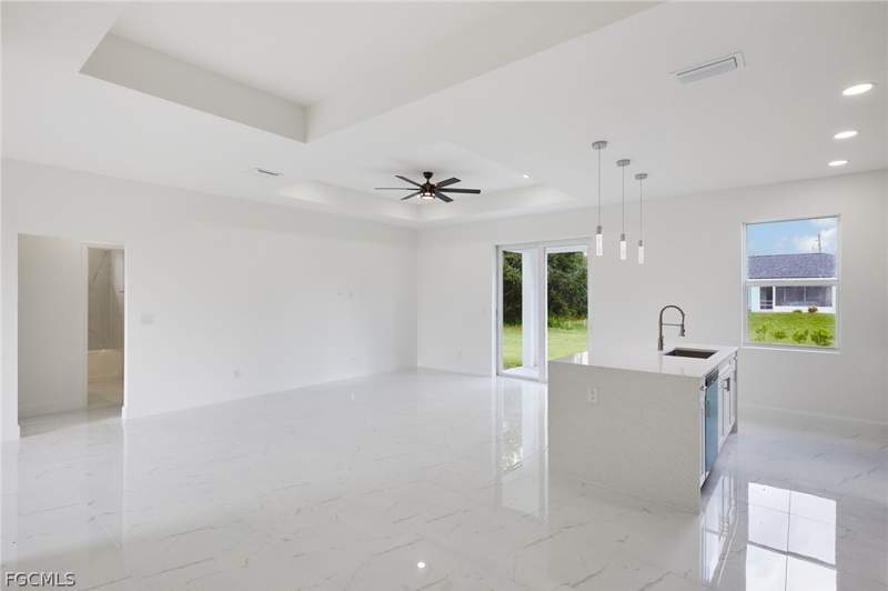 3 bedroom SingleFamilyResidence at 6152 Hershey Ave, Fort Myers, Fort Myers — photo 2