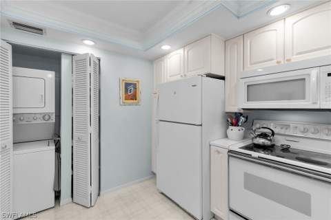 4150 Crayton Rd B6, Naples FL - photo 14 of 42