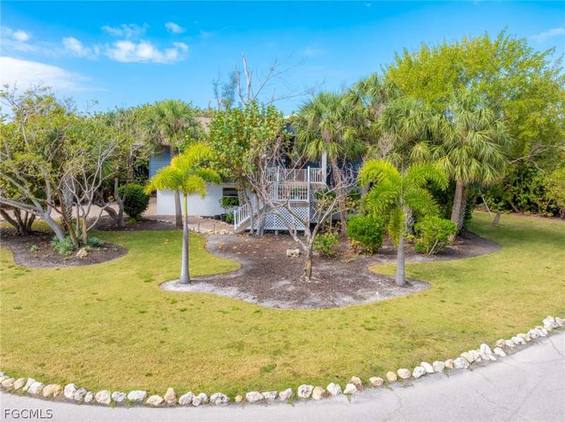 4 bedroom SingleFamilyResidence at 1813 Long Point Ln, Sanibel Bayous, Sanibel — photo 2