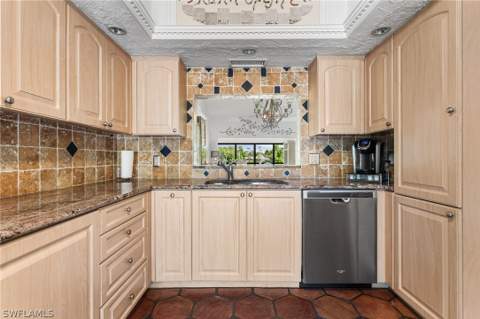 15470 Cedarwood Ln 201, Naples FL - photo 19 of 48