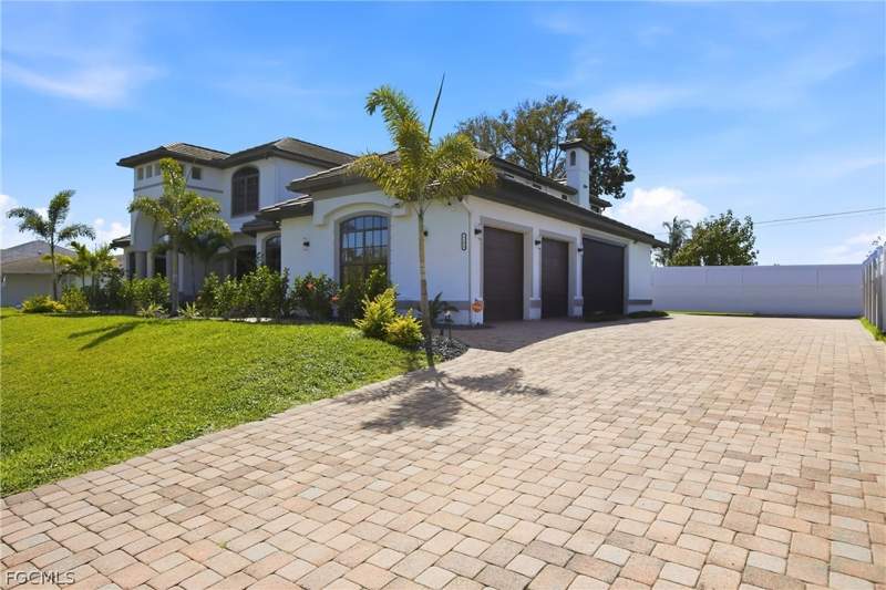 5 bedroom SingleFamilyResidence at 2104 NE 9th PL, CAPE CORAL, Cape Coral — photo 2