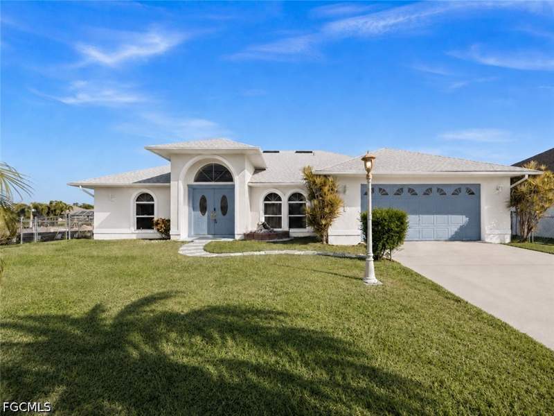 4 bedroom SingleFamilyResidence at 1229 SW 24th St, Palmetto Pines Country Club, Cape Coral — photo 4