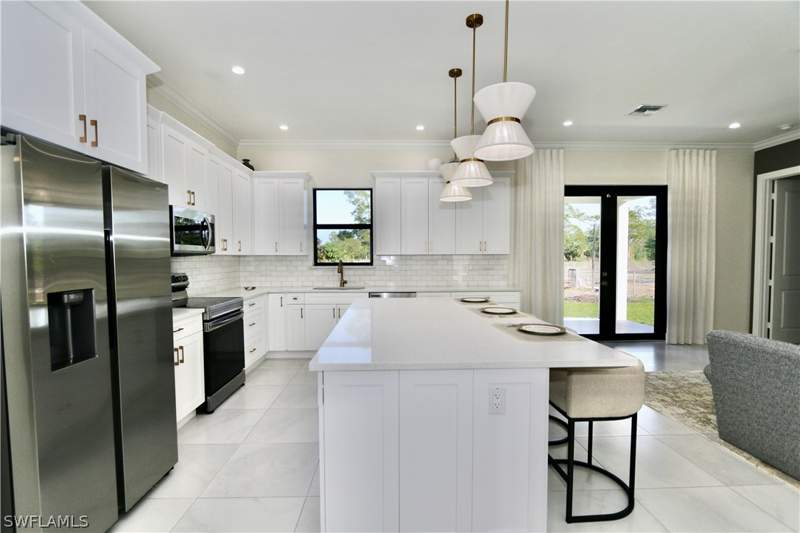 4 bedroom SingleFamilyResidence at 2017 47th Ave NE, Golden Gate Estates, Naples — photo 3