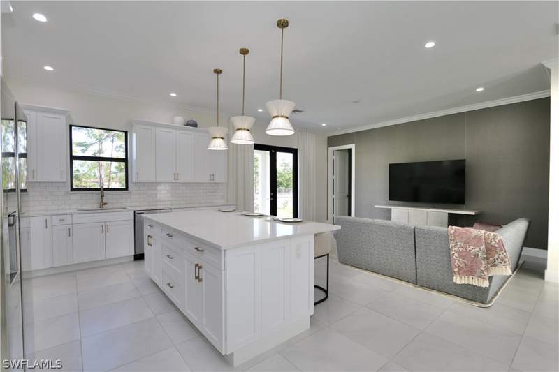 4 bedroom SingleFamilyResidence at 2017 47th Ave NE, Golden Gate Estates, Naples — photo 4