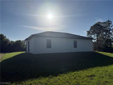 454 Norwood Ave S, Lehigh Acres FL - photo 7 of 19