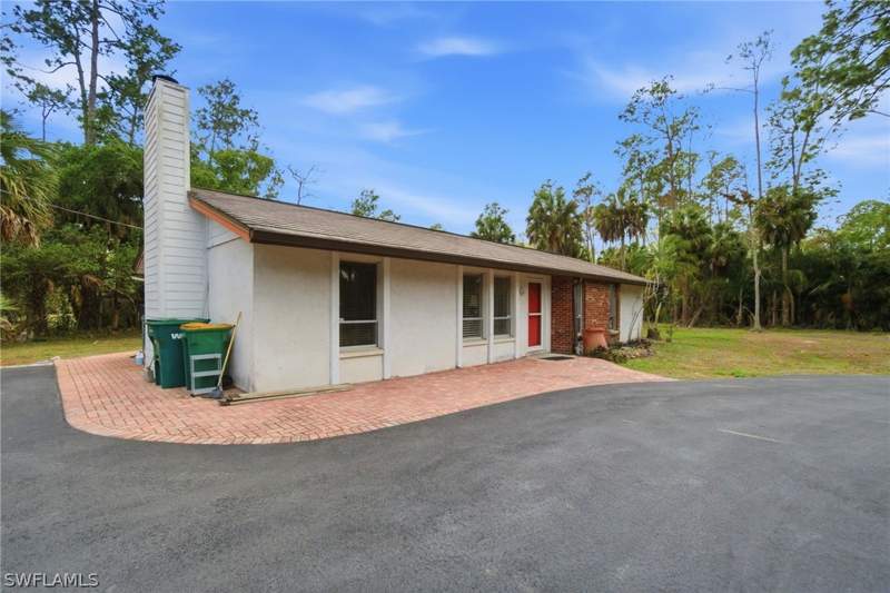 5 bedroom SingleFamilyResidence at 3670 27th Ave SW, Golden Gate Estates, Naples — photo 4