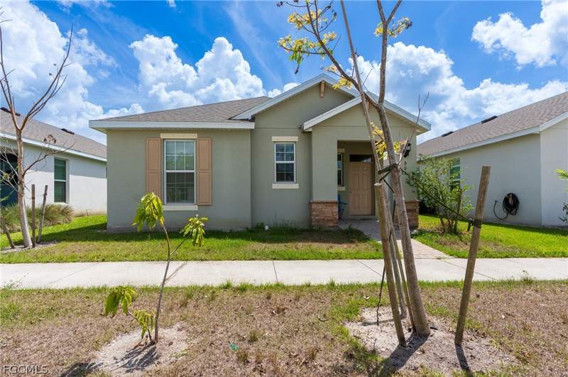 3 bedroom SingleFamilyResidence at 802 Friendship Cir, Belle Arbor, Labelle — photo 4