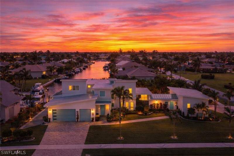 5 bedroom SingleFamilyResidence at 255 Columbus Way, Marco Beach, Marco Island — photo 2