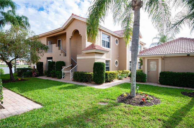 2 bedroom Condominium at 13916 Southampton Dr 3403, Wedgewood Fountain, Bonita Springs — photo 2