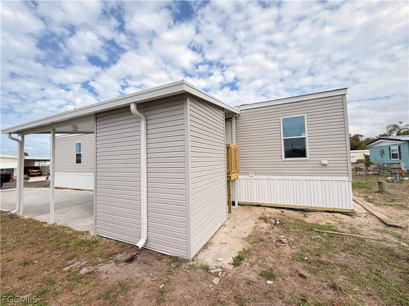 3 bedroom ManufacturedHome at 827 Peaceful Dr, Lazy Days Mobile Village, North Fort Myers — photo 5