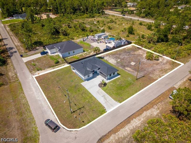 3 bedroom SingleFamilyResidence at 1001 W 13th ST, LEHIGH ACRES, Lehigh Acres — photo 2