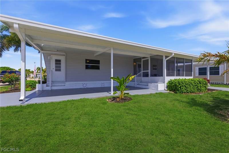 2 bedroom ManufacturedHome at 312 Nicklaus Blvd, Six Lakes Country Club, North Fort Myers — photo 3
