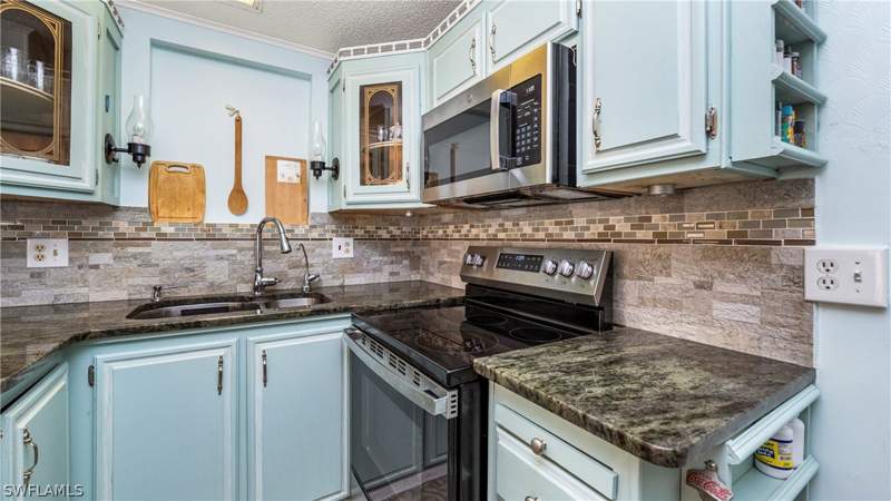 2 bedroom ManufacturedHome at 186 Panther Pass Cir 186, Imperial Wilderness, Naples — photo 5