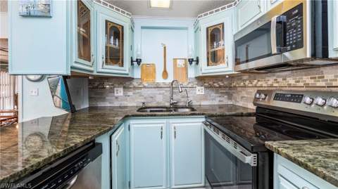 186 Panther Pass Cir 186, Naples FL - photo 6 of 33
