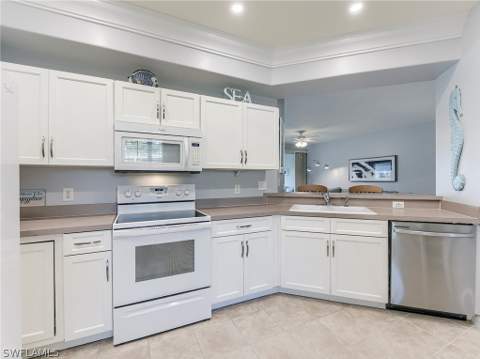 9241 Spring Run Blvd 2206, Estero FL - photo 19 of 35