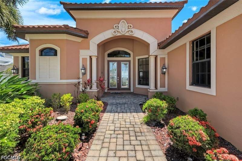 4 bedroom SingleFamilyResidence at 3115 SE 22nd Pl, Cape Coral, Cape Coral — photo 4