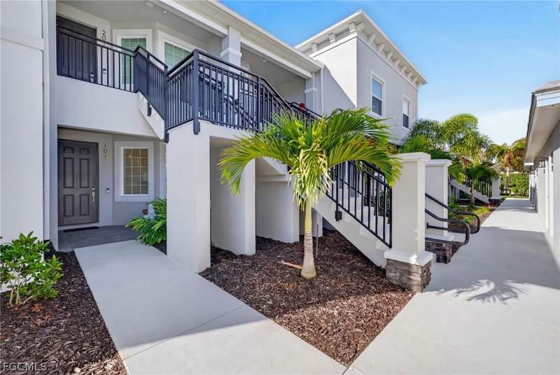 3 bedroom Condominium at 11751 Venetian Lagoon Dr 101, Esplanade Lake Club, Fort Myers — photo 2