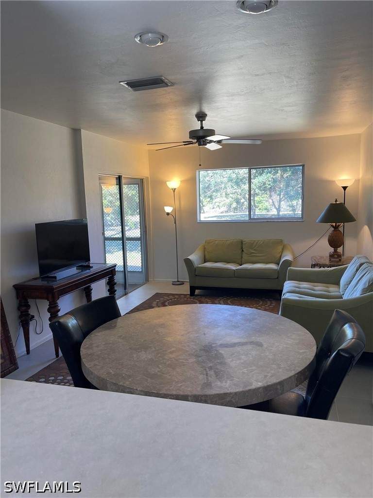 1 bedroom Attached at 1095 Pine Isle Ln 1095, Boca Ciega Village, Naples — photo 2