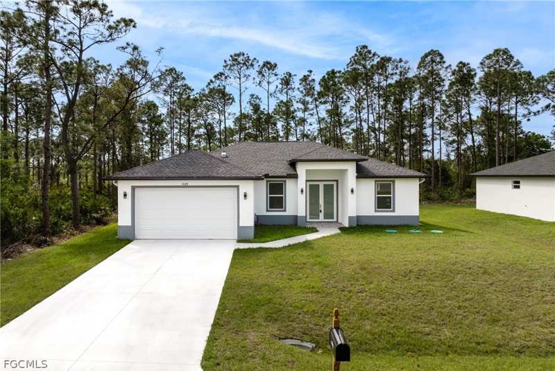 3 bedroom SingleFamilyResidence at 3111 40th St W, Lehigh Acres, Lehigh Acres — photo 1
