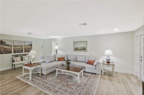 480 Oak Ave, Naples FL - photo 6 of 50