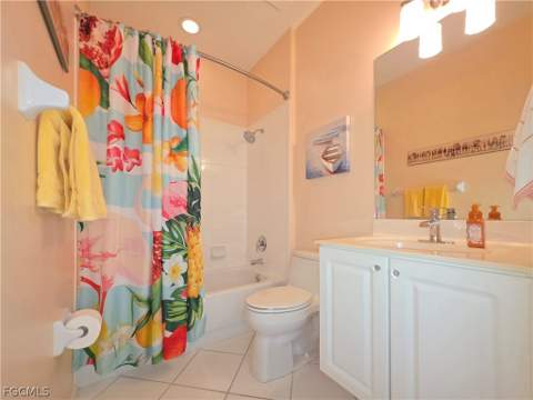 12070 Summergate Cir 201, Fort Myers FL - photo 11 of 40