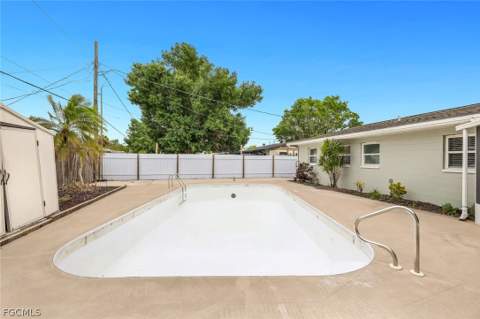 942 Narcissus St, North Fort Myers FL - photo 15 of 22