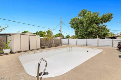 942 Narcissus St, North Fort Myers FL - photo 19 of 22