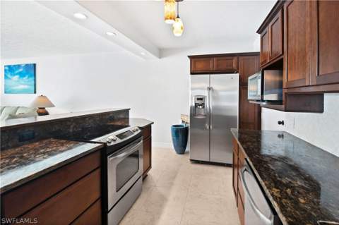 60 Pelican St W 206, Naples FL - photo 18 of 29