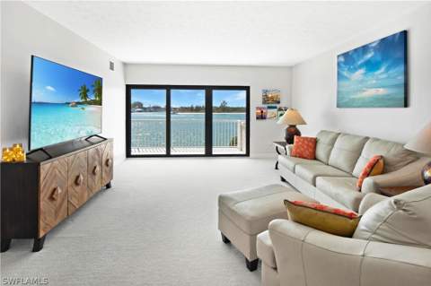60 Pelican St W 206, Naples FL - photo 6 of 29