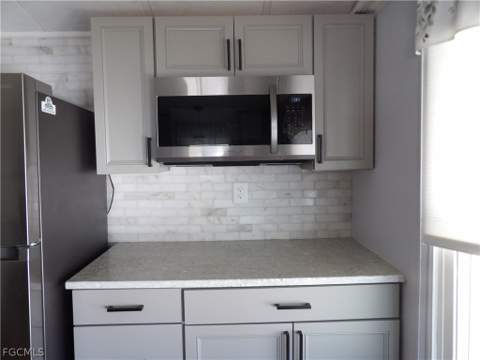 113 Lantern Ln, North Fort Myers FL - photo 8 of 21