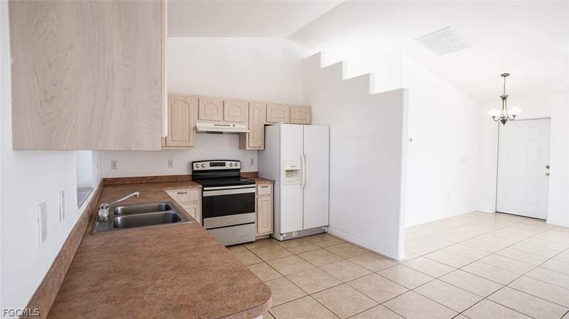 3 bedroom SingleFamilyResidence at 2419 NE 23rd Ave, Cape Coral, Cape Coral — photo 4