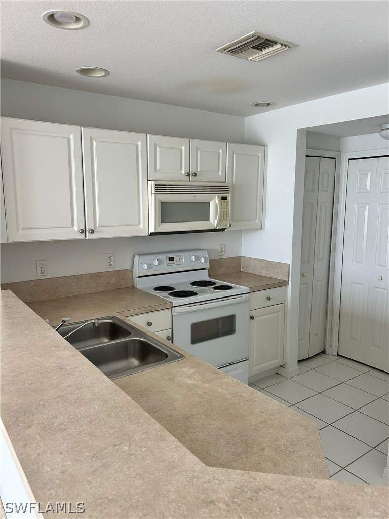 3 bedroom Condominium at 4256 Liron AVE 103, PROVINCE PARK, Fort Myers — photo 4