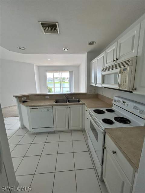 4256 Liron AVE 103, Fort Myers FL - photo 8 of 25
