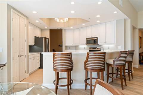 4137 Bay Beach Ln 525, Fort Myers Beach FL - photo 11 of 42
