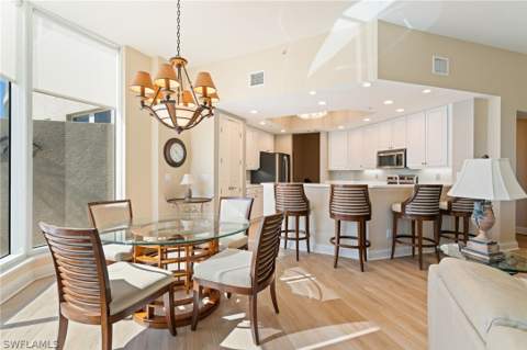 4137 Bay Beach Ln 525, Fort Myers Beach FL - photo 13 of 42