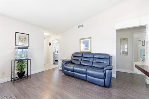 10548 Quincy Ct, Lehigh Acres FL - photo 9 of 32