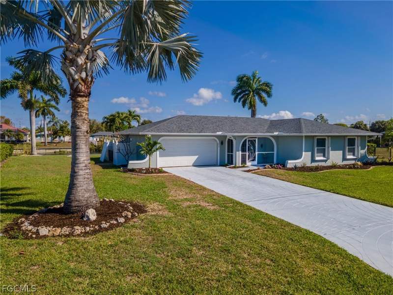 3 bedroom SingleFamilyResidence at 2213 NE 4th St, Cape Coral, Cape Coral — photo 2