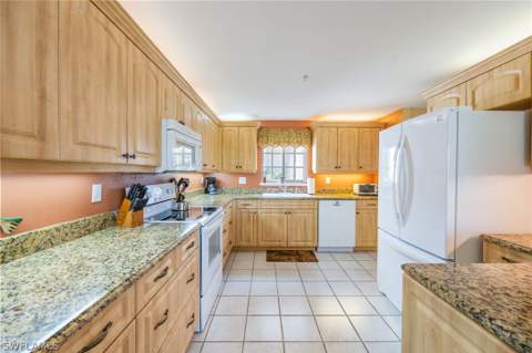 760 Waterford Dr 203, Naples FL - photo 8 of 25