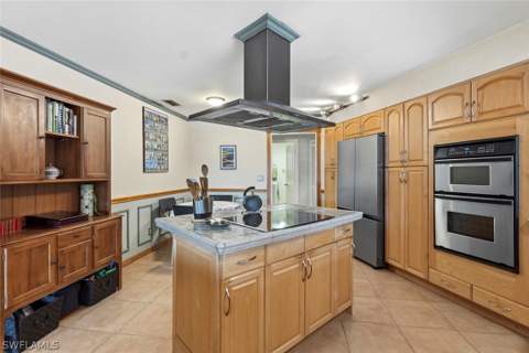 311 Henley Dr, Naples FL - photo 15 of 46