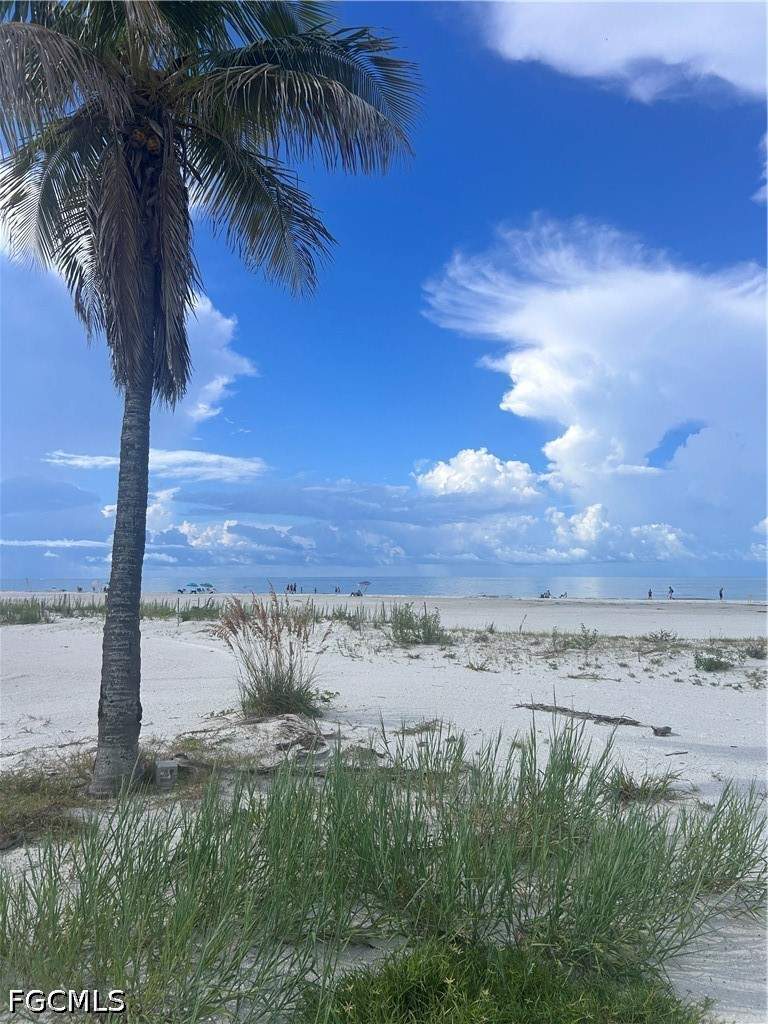 4 bedroom SingleFamilyResidence at 452 Estero Blvd, Islands End, Fort Myers Beach — photo 4
