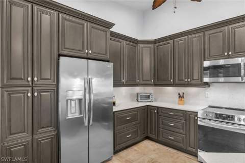 194 Newport Dr 908, Naples FL - photo 12 of 42