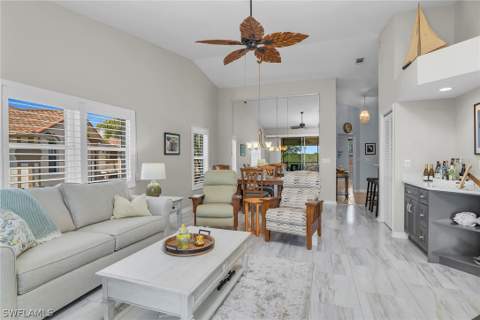 194 Newport Dr 908, Naples FL - photo 9 of 42