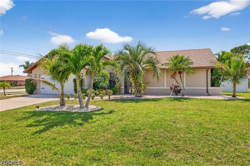 3 bedroom SingleFamilyResidence at 402 SW 37th Ln, Cape Coral, Cape Coral — photo 5