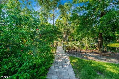 13672 Pine Villa Ln, Fort Myers FL - photo 16 of 50