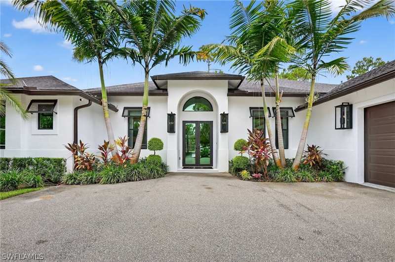 4 bedroom SingleFamilyResidence at 443 Weber Blvd S, Weber Woods, Naples — photo 1