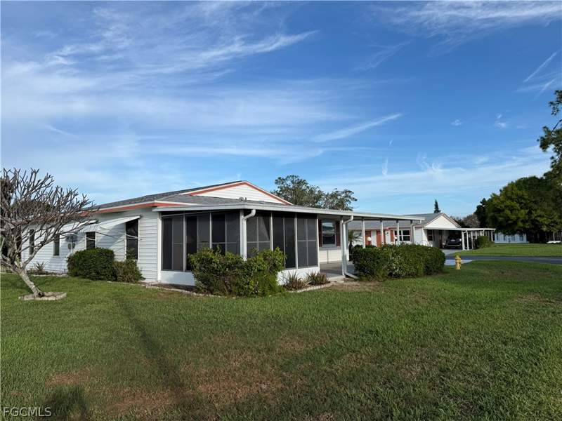2 bedroom Attached at 46 Desert Candle Cir, Pinewood Condominium, Lehigh Acres — photo 2