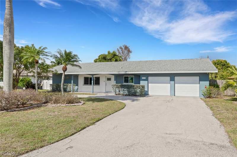 2 bedroom SingleFamilyResidence at 549 Peck Ave, Sunset Cove, Fort Myers — photo 1