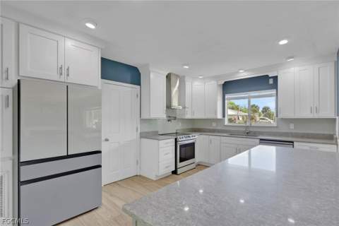 549 Peck Ave, Fort Myers FL - photo 6 of 24
