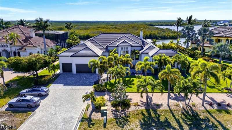 4 bedroom SingleFamilyResidence at 872 W Cape Estates Cir, West Cape Estates, Cape Coral — photo 1